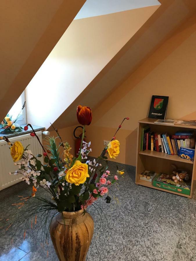 Gaestehaus Lindenhof ينرسدورف المظهر الخارجي الصورة